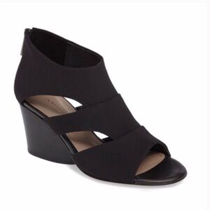 Donald J. Pliner Jenkin Black Crepe Leather Wedge Sandals SZ 7 N Gently Worn